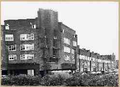 6. Amsterdam - De Dageraad Estate, arch: Piet Kramer, 1918-23